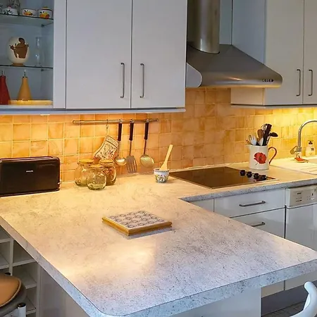 Beautiful Apartment With Balcony In Saint Raphael Appartamento